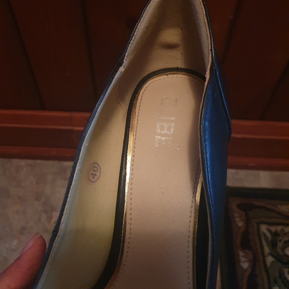 Black Pointed Leather Pumps - 40 - Picture 4 of 4